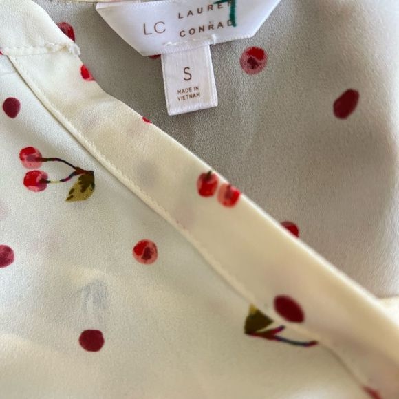 Lauren Conrad Cherry print Top - Picture 5 of 5